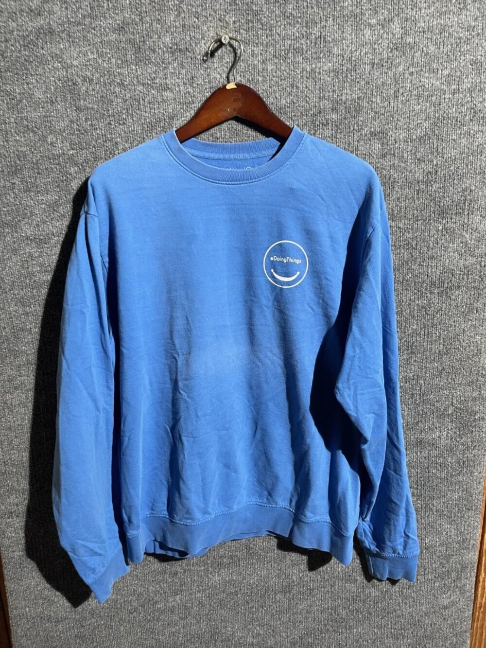 Outdoor Voices Sweatshirt Mens Medium Blue Endorphins Make You Happy Crewneck
